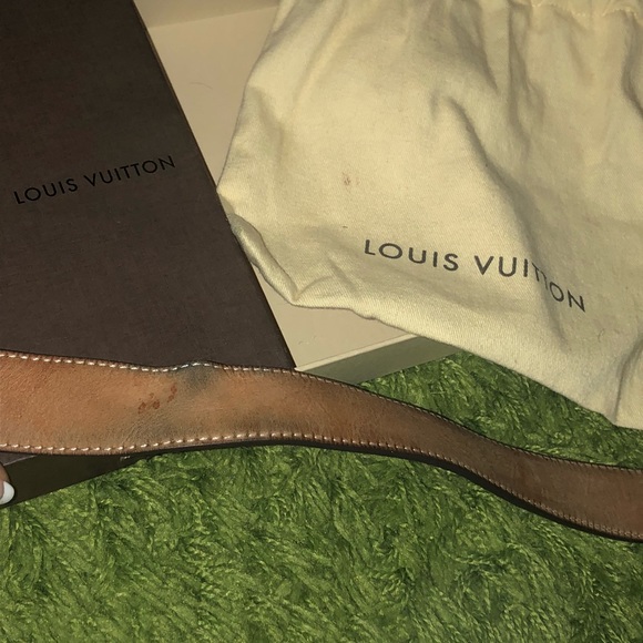 Authentic Essential V 30 MM Louis Vuitton Belt - Picture 4 of 7